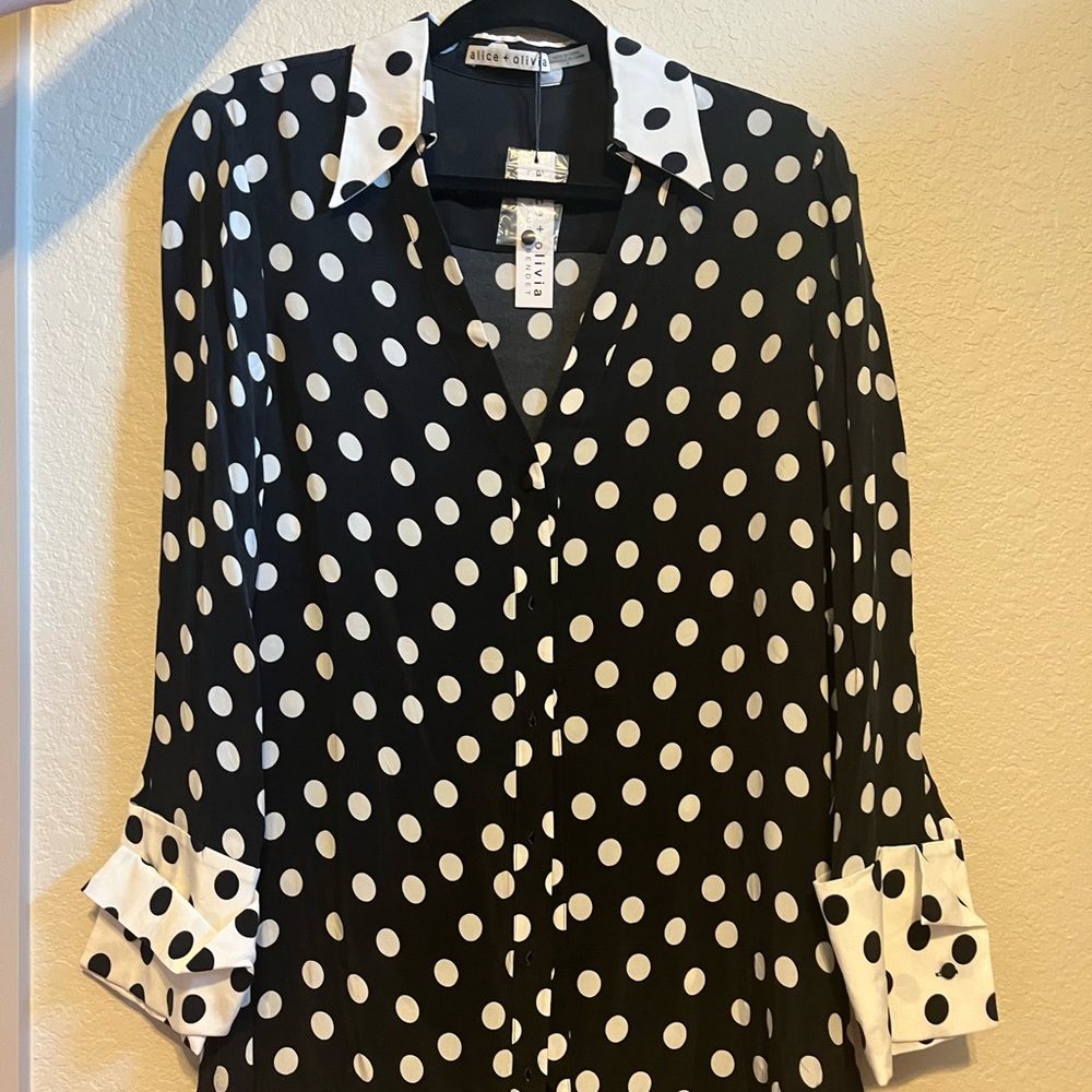 Alice + Olivia polka dot dress with contrast collar & French cuffs.  Size 6.